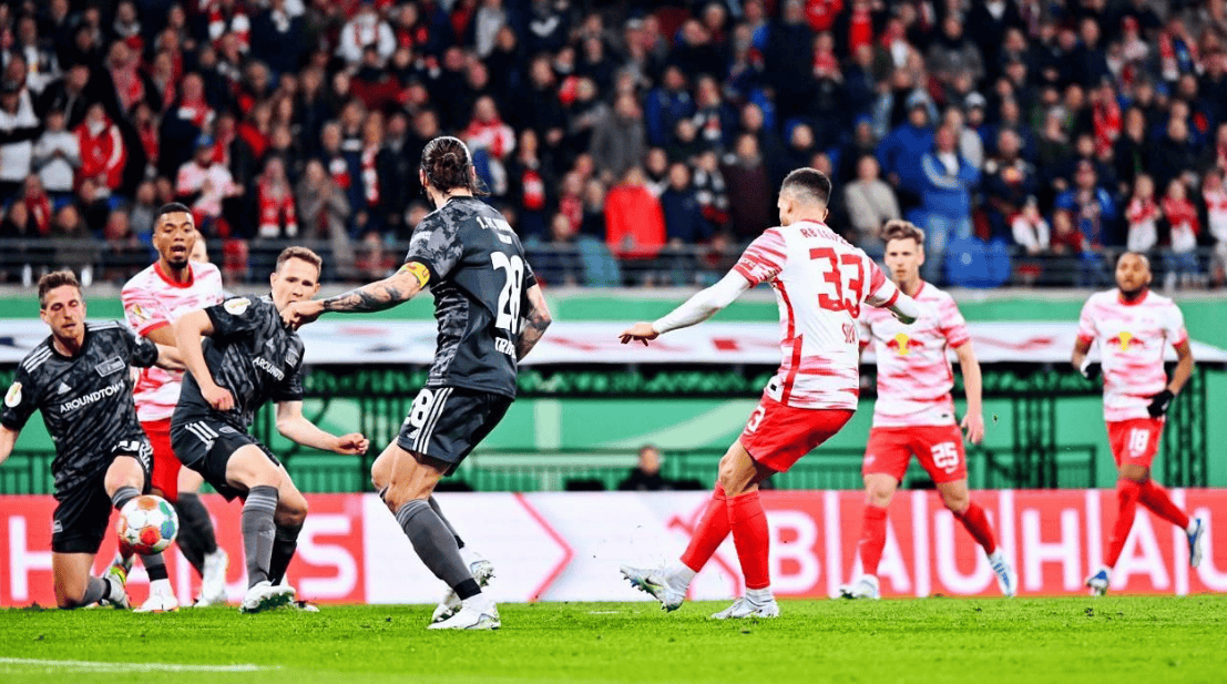 包含赛后德甲焦点战，拜仁慕尼黑完成绝杀压哨，管理层满意，纪律约束更严格的词条-开云下载